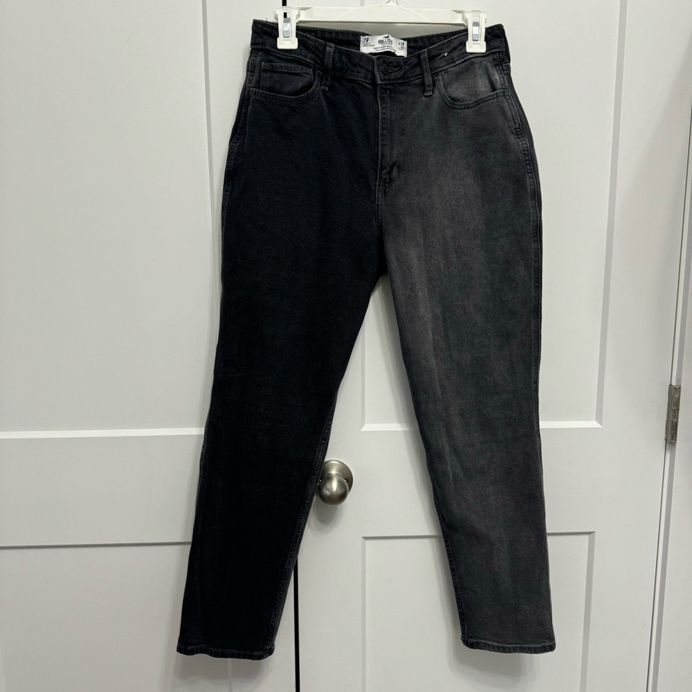 Hollister Women's Curvy Two Tone Faded Black High Rise Mom Jeans Size 7R / 28
